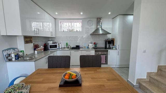 3 soveværelse Villa til salg i Villamartin, Orihuela med swimmingpool - € 239.900 (Ref: 9017105)