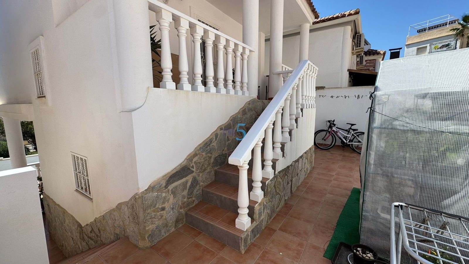 3 bedroom Villa for sale in Villamartin with pool - € 239,900 (Ref: 9017105)