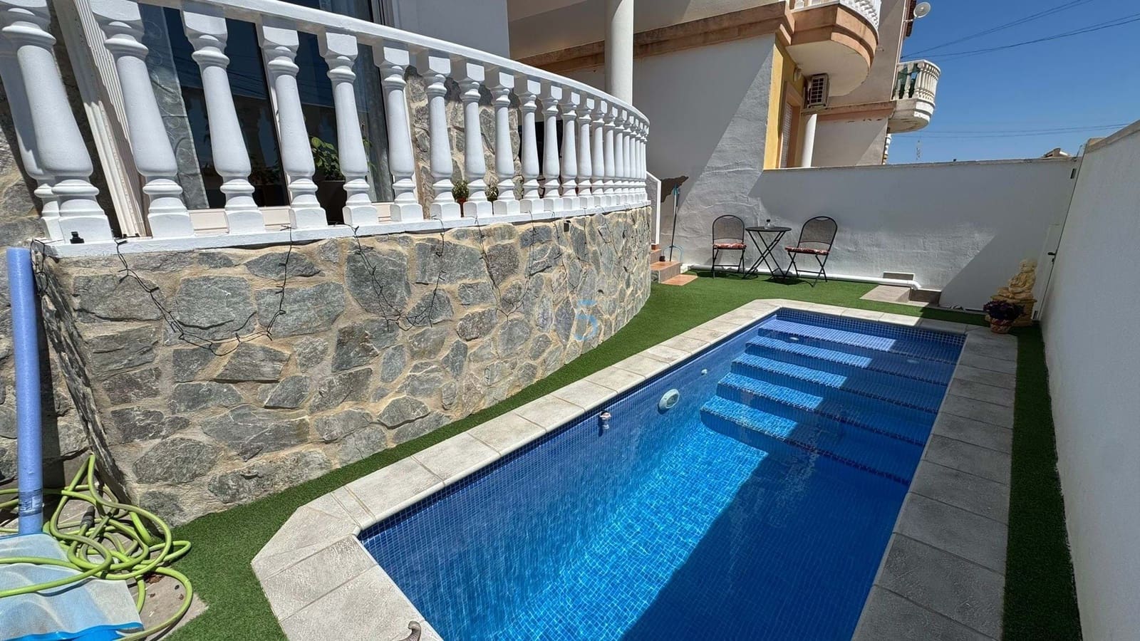 3 bedroom Villa for sale in Villamartin with pool - € 239,900 (Ref: 9017105)