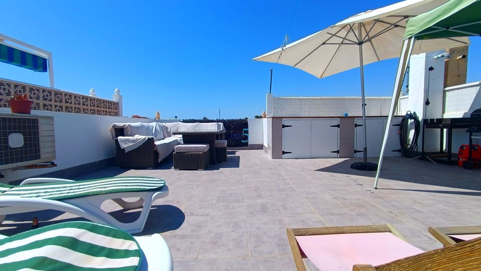 3 soverom Leilighet til salgs i Torrevieja med svømmebasseng - € 134 950 (Ref: 9023944)