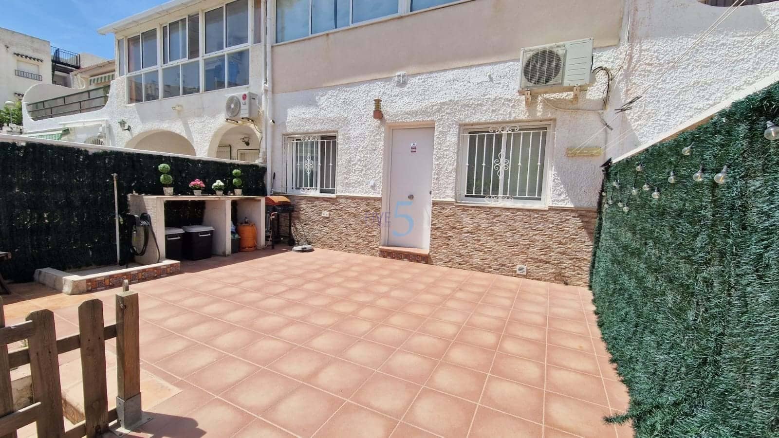 2 chambre Bungalow à vendre à Torrevieja avec garage - 215 000 € (Ref: 9026261)