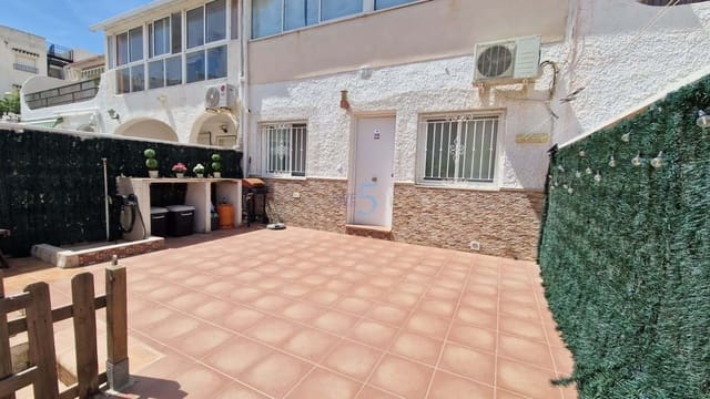 2 chambre Bungalow à vendre à Torrevieja avec garage - 215 000 € (Ref: 9026261)