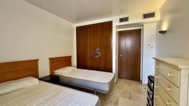 2 chambre Appartement à vendre à Punta Prima, Orihuela avec piscine garage - 245 000 € (Ref: 9033826)