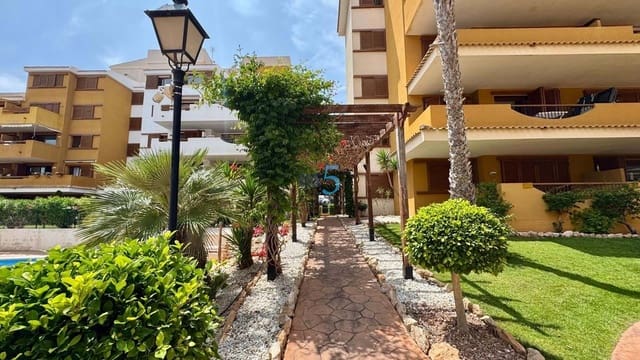 2 chambre Appartement à vendre à Punta Prima, Orihuela avec piscine garage - 245 000 € (Ref: 9033826)