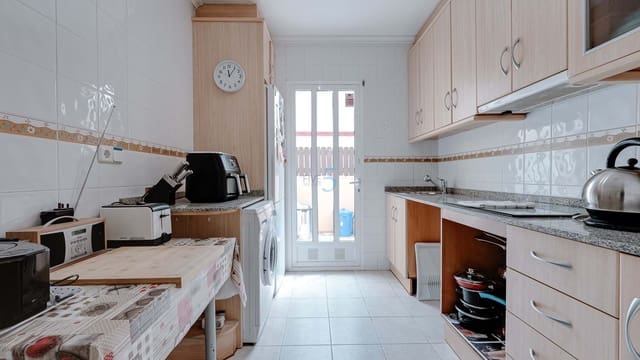 Chalet de 3 habitaciones en Ciudad Quesada, Rojales en venta con piscina - 239.995 € (Ref: 9038274)