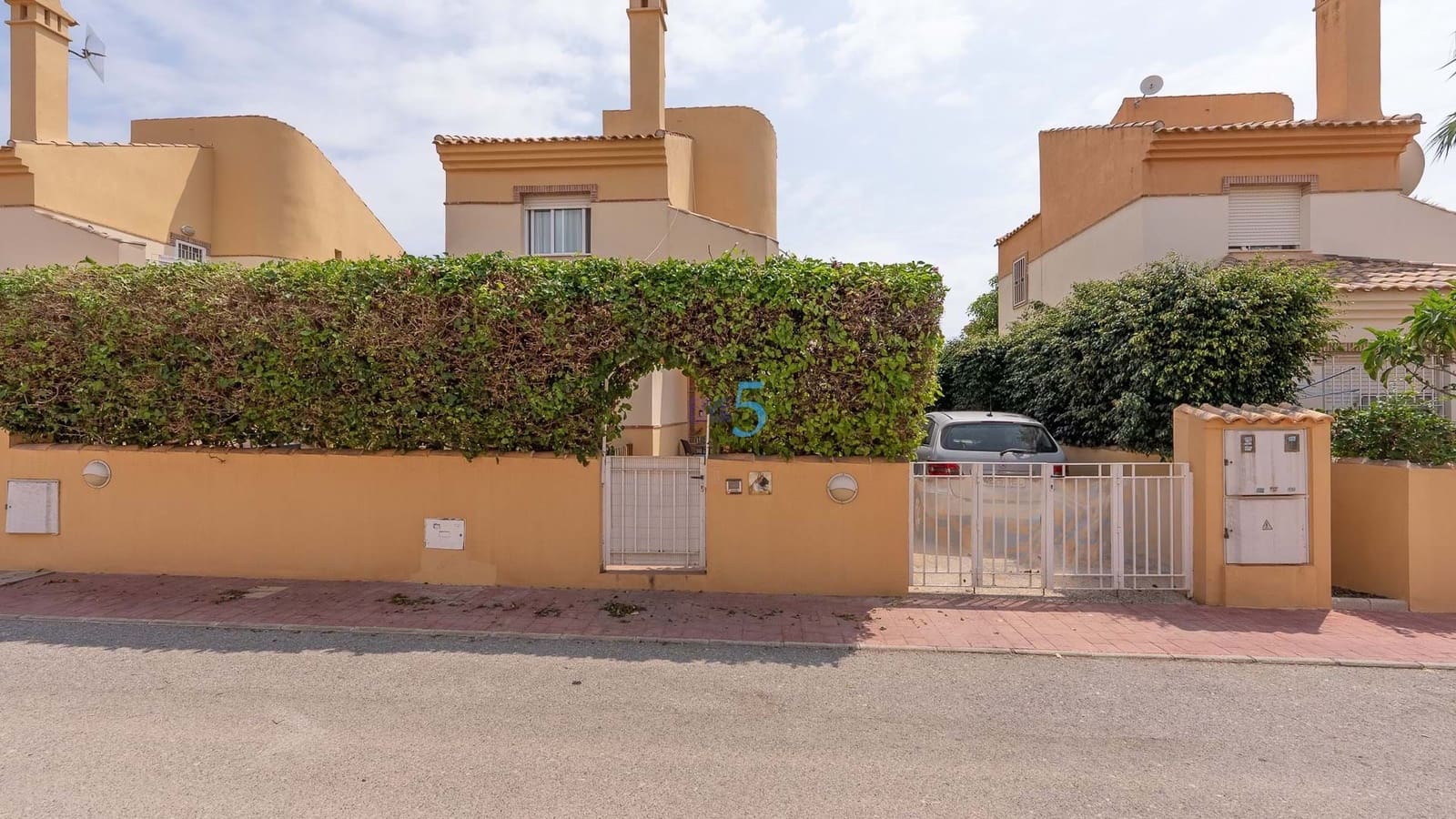 Chalet de 3 habitaciones en Ciudad Quesada en venta con piscina - 239.995 € (Ref: 9038274)