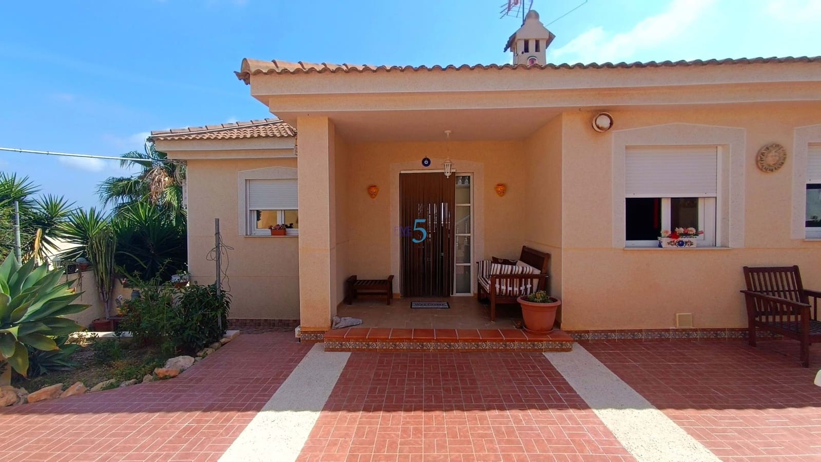 3 makuuhuone Huvila myytävänä paikassa Algorfa mukana uima-altaan 
autotalli - 599 990 € (Ref: 9038275)