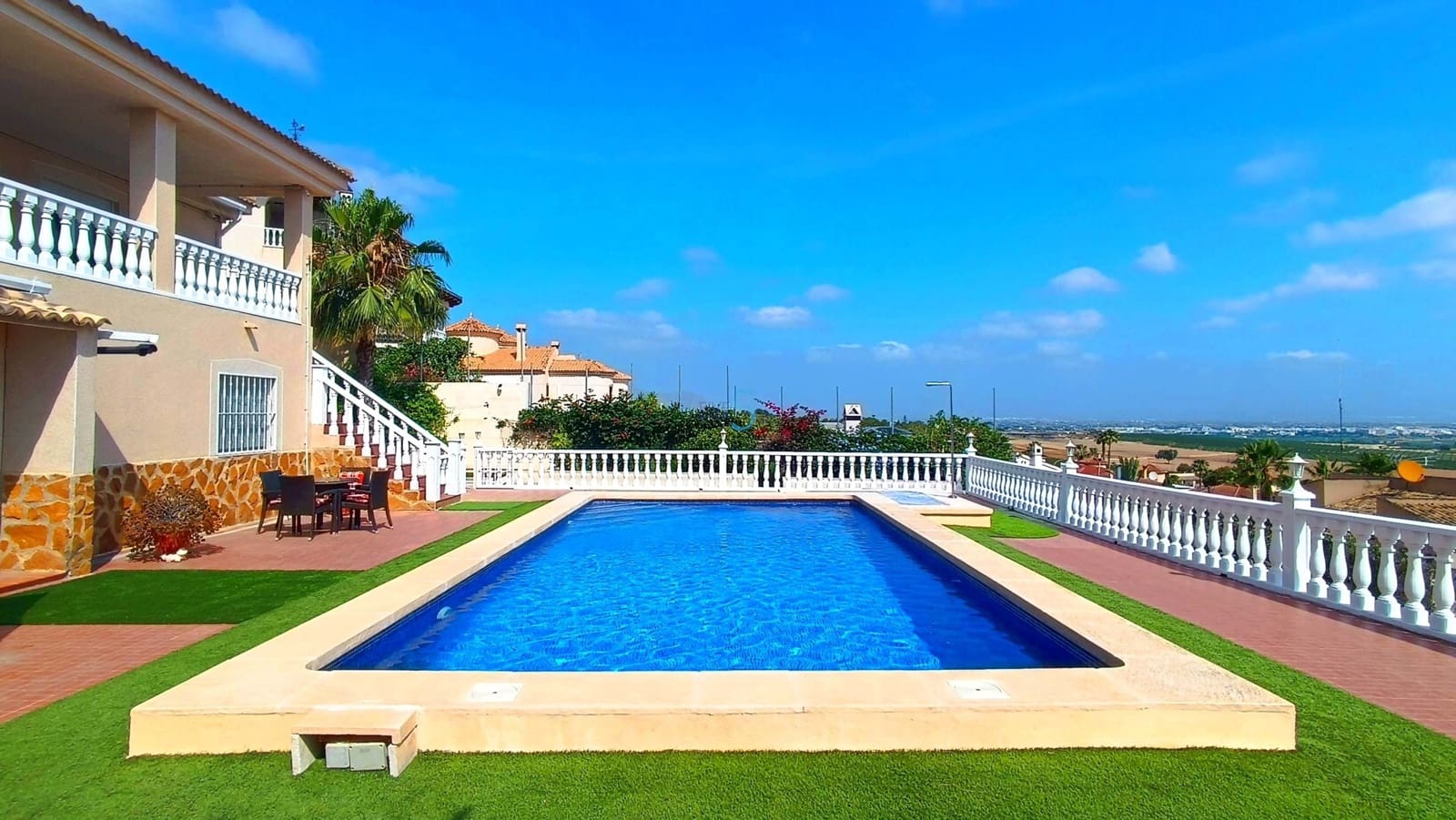 3 makuuhuone Huvila myytävänä paikassa Algorfa mukana uima-altaan 
autotalli - 599 990 € (Ref: 9038275)