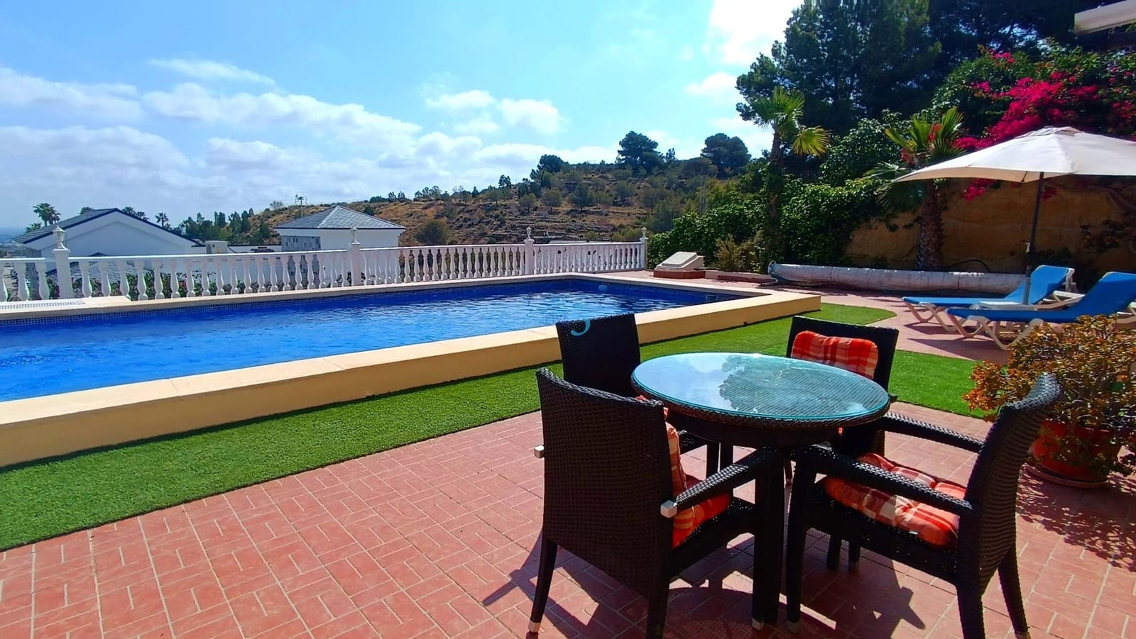 3 makuuhuone Huvila myytävänä paikassa Algorfa mukana uima-altaan 
autotalli - 599 990 € (Ref: 9038275)