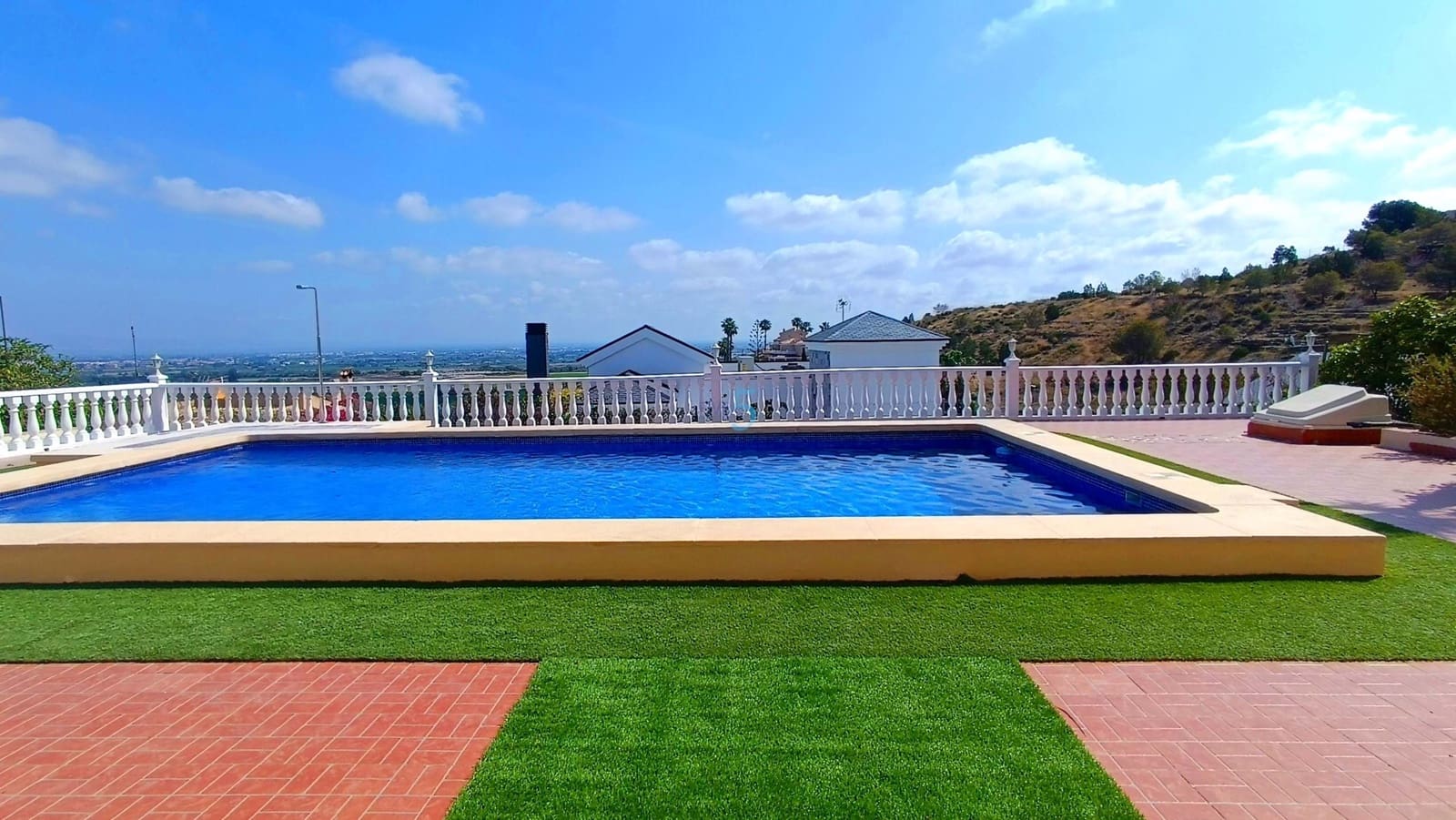 3 makuuhuone Huvila myytävänä paikassa Algorfa mukana uima-altaan 
autotalli - 599 990 € (Ref: 9038275)