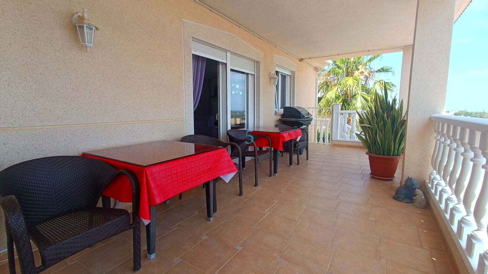 3 makuuhuone Huvila myytävänä paikassa Algorfa mukana uima-altaan 
autotalli - 599 990 € (Ref: 9038275)