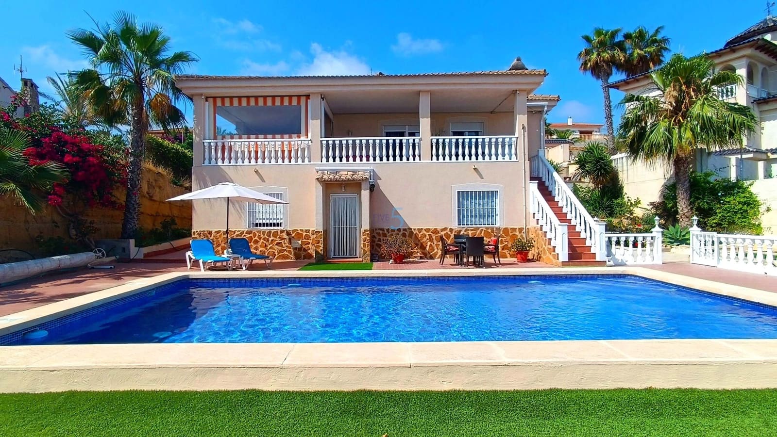 3 makuuhuone Huvila myytävänä paikassa Algorfa mukana uima-altaan 
autotalli - 599 990 € (Ref: 9038275)