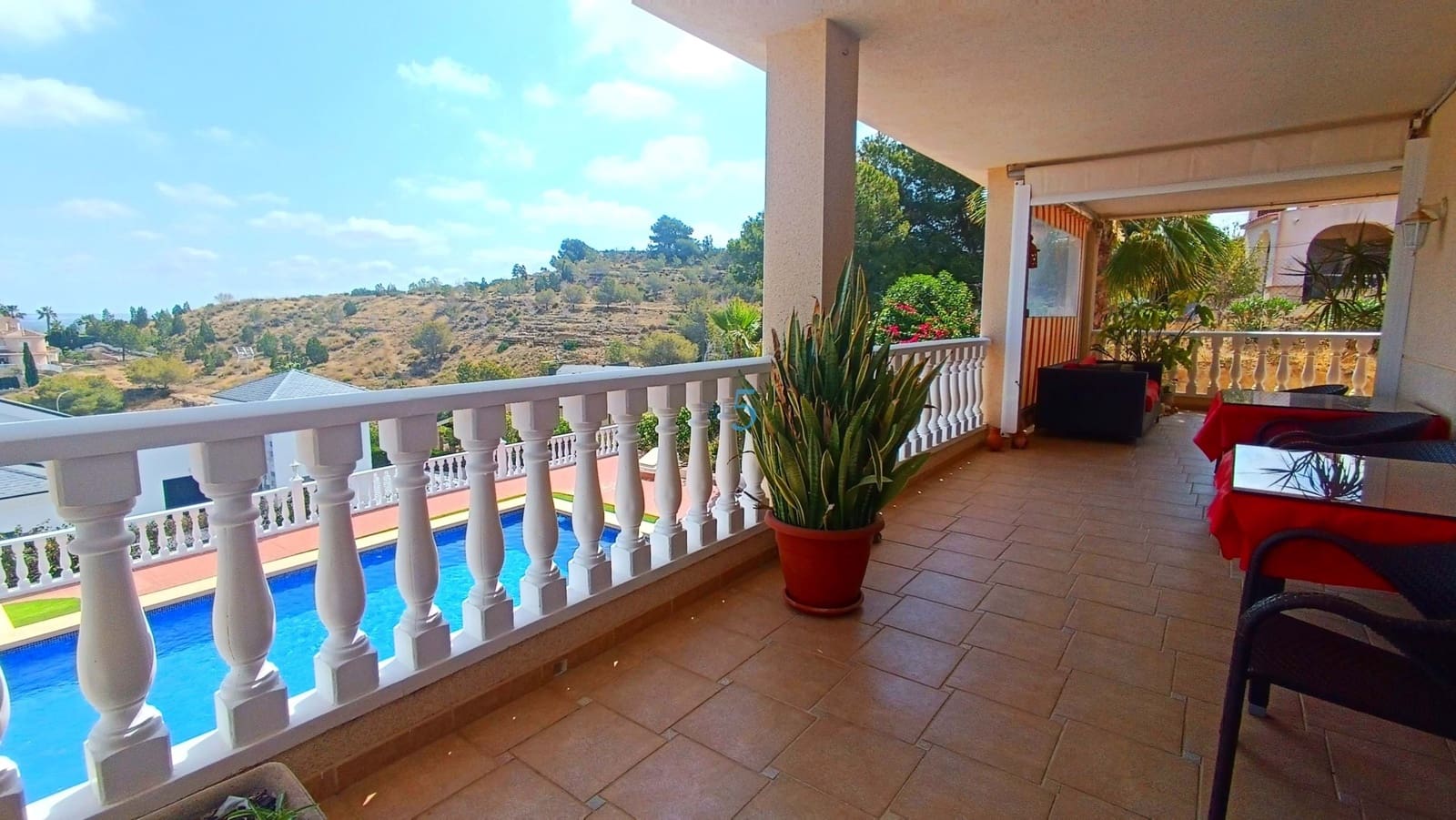 3 makuuhuone Huvila myytävänä paikassa Algorfa mukana uima-altaan 
autotalli - 599 990 € (Ref: 9038275)