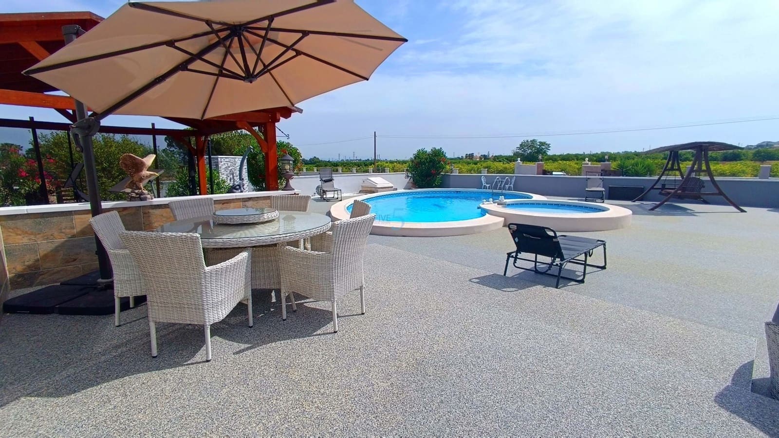 5 soveværelse Villa til salg i Jacarilla med swimmingpool - € 595.000 (Ref: 9047213)