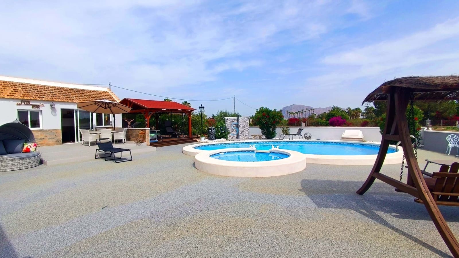 5 soveværelse Villa til salg i Jacarilla med swimmingpool - € 595.000 (Ref: 9047213)