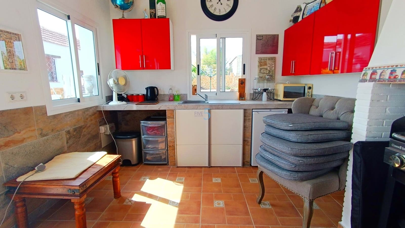 5 soveværelse Villa til salg i Jacarilla med swimmingpool - € 595.000 (Ref: 9047213)