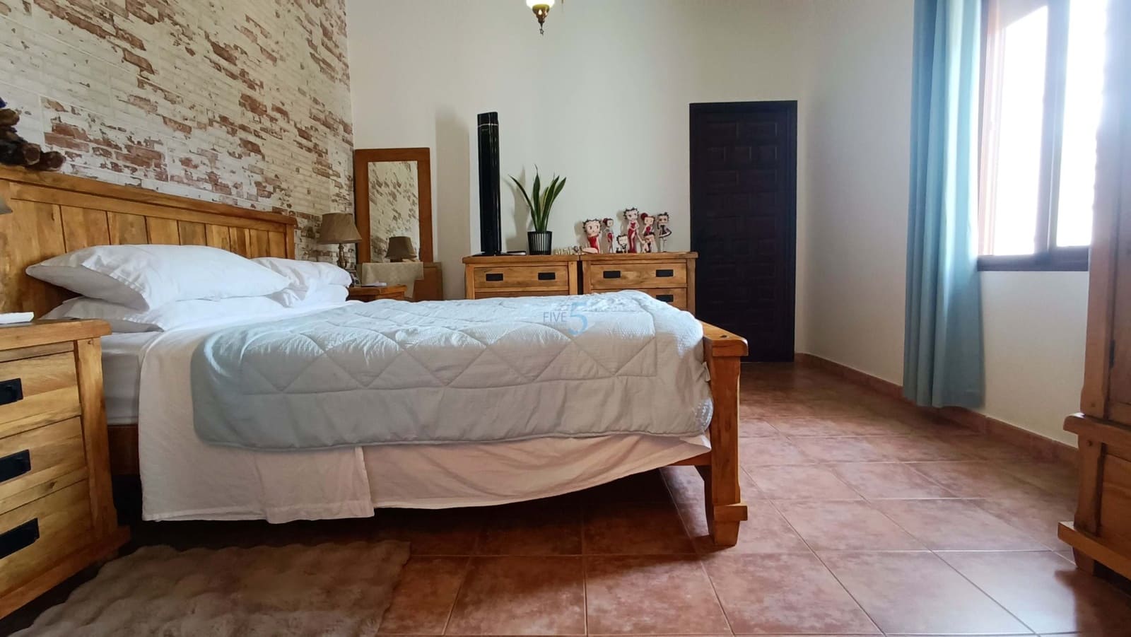 5 soveværelse Villa til salg i Jacarilla med swimmingpool - € 595.000 (Ref: 9047213)