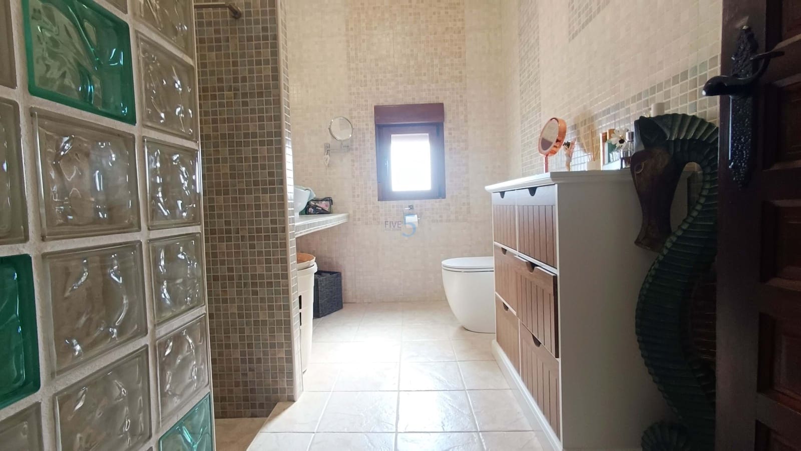 5 soveværelse Villa til salg i Jacarilla med swimmingpool - € 595.000 (Ref: 9047213)