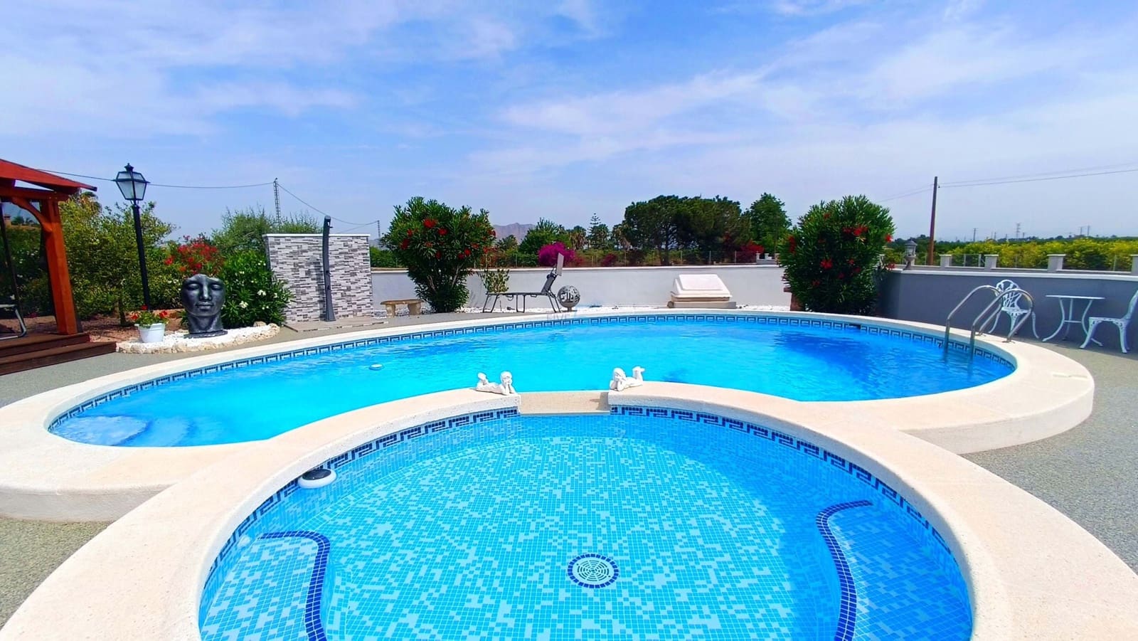 5 soveværelse Villa til salg i Jacarilla med swimmingpool - € 595.000 (Ref: 9047213)