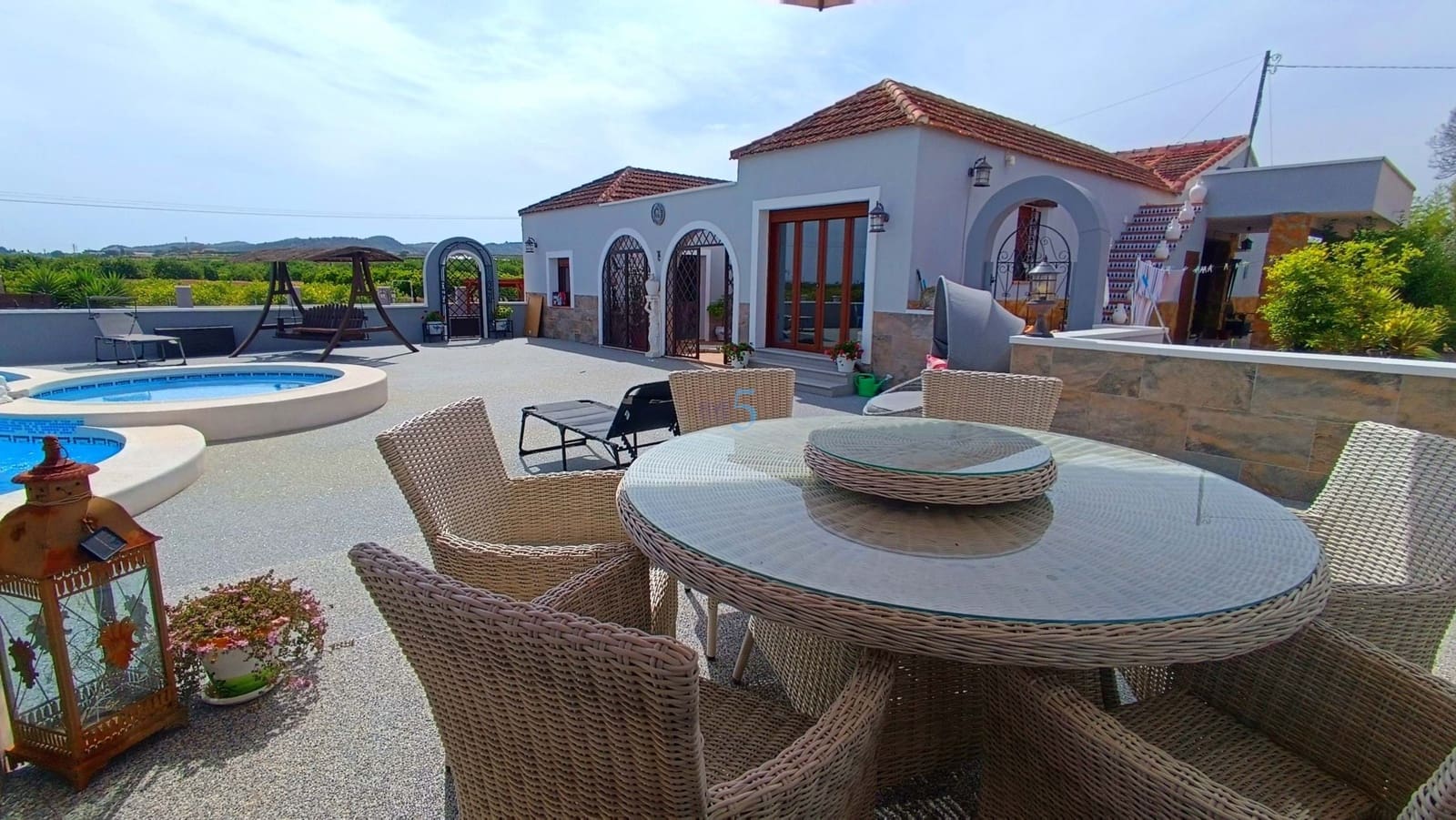 5 soveværelse Villa til salg i Jacarilla med swimmingpool - € 595.000 (Ref: 9047213)