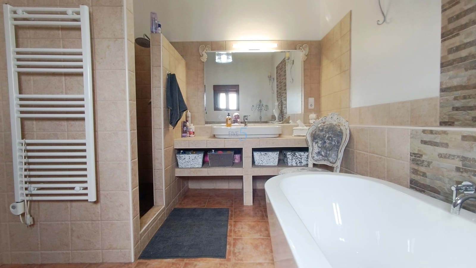 5 soveværelse Villa til salg i Jacarilla med swimmingpool - € 595.000 (Ref: 9047213)