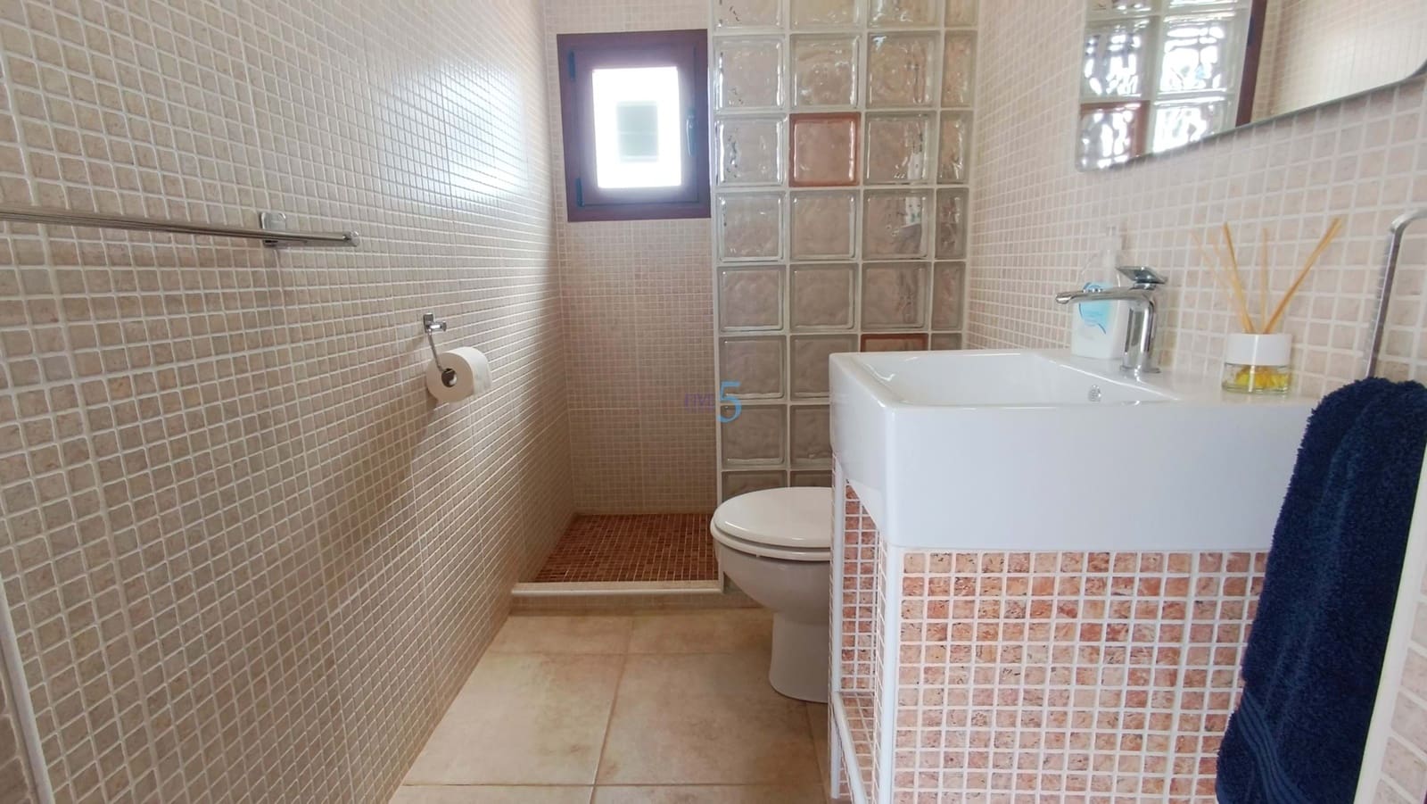 5 soveværelse Villa til salg i Jacarilla med swimmingpool - € 595.000 (Ref: 9047213)