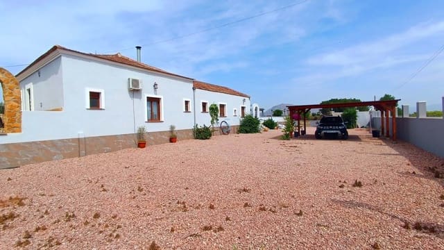 5 bedroom Villa for sale in Jacarilla with pool - € 595,000 (Ref: 9047213)