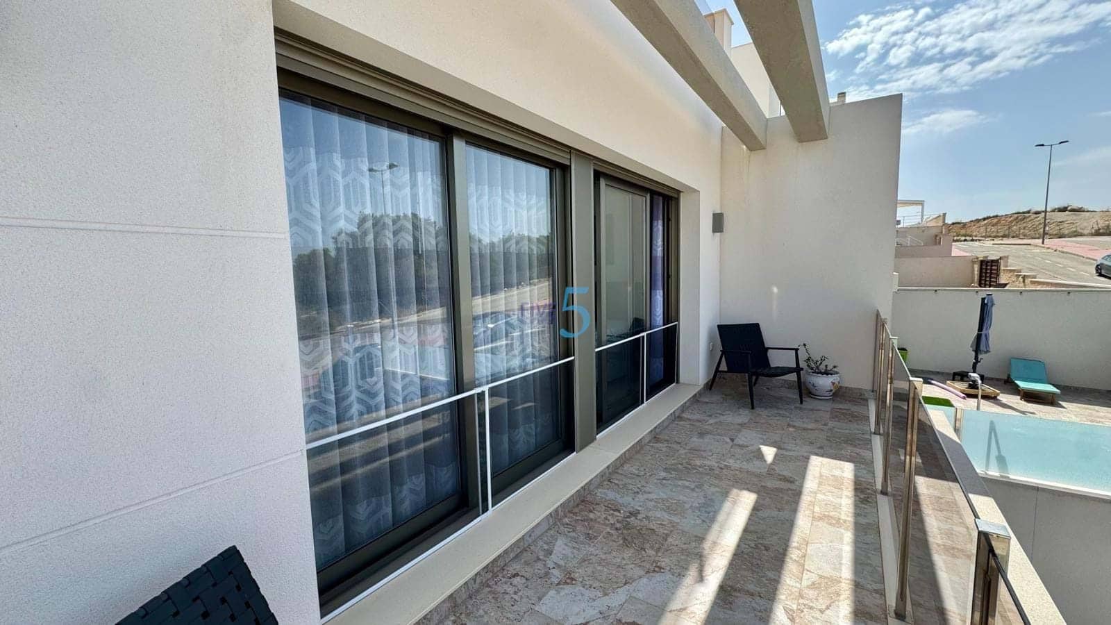 3 bedroom Villa for sale in Villamartin with pool garage - € 448,000 (Ref: 9057191)