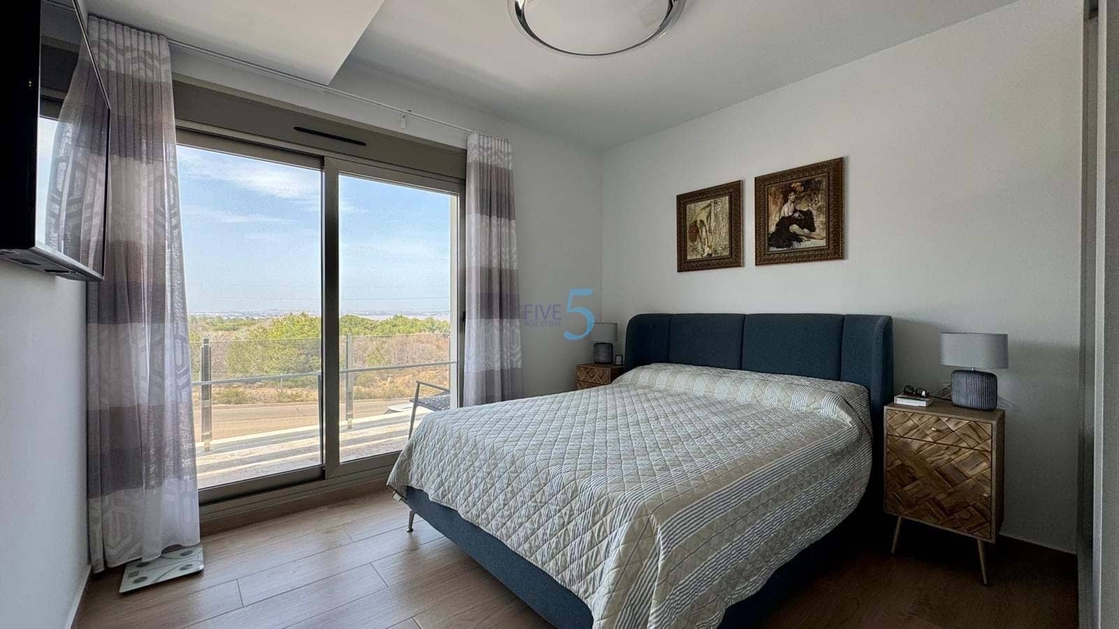 3 bedroom Villa for sale in Villamartin with pool garage - € 448,000 (Ref: 9057191)