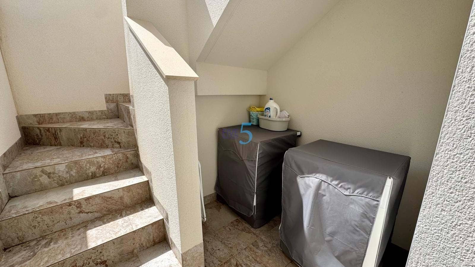 3 bedroom Villa for sale in Villamartin with pool garage - € 448,000 (Ref: 9057191)