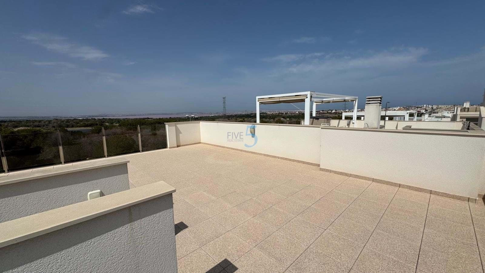 3 bedroom Villa for sale in Villamartin with pool garage - € 448,000 (Ref: 9057191)