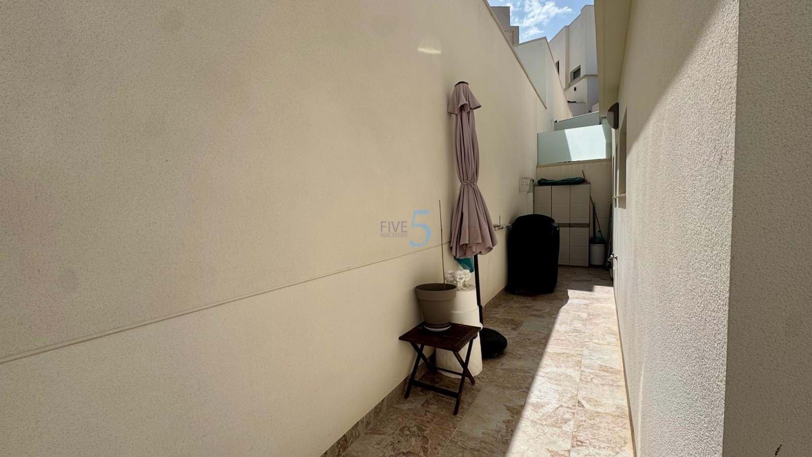 3 bedroom Villa for sale in Villamartin with pool garage - € 448,000 (Ref: 9057191)