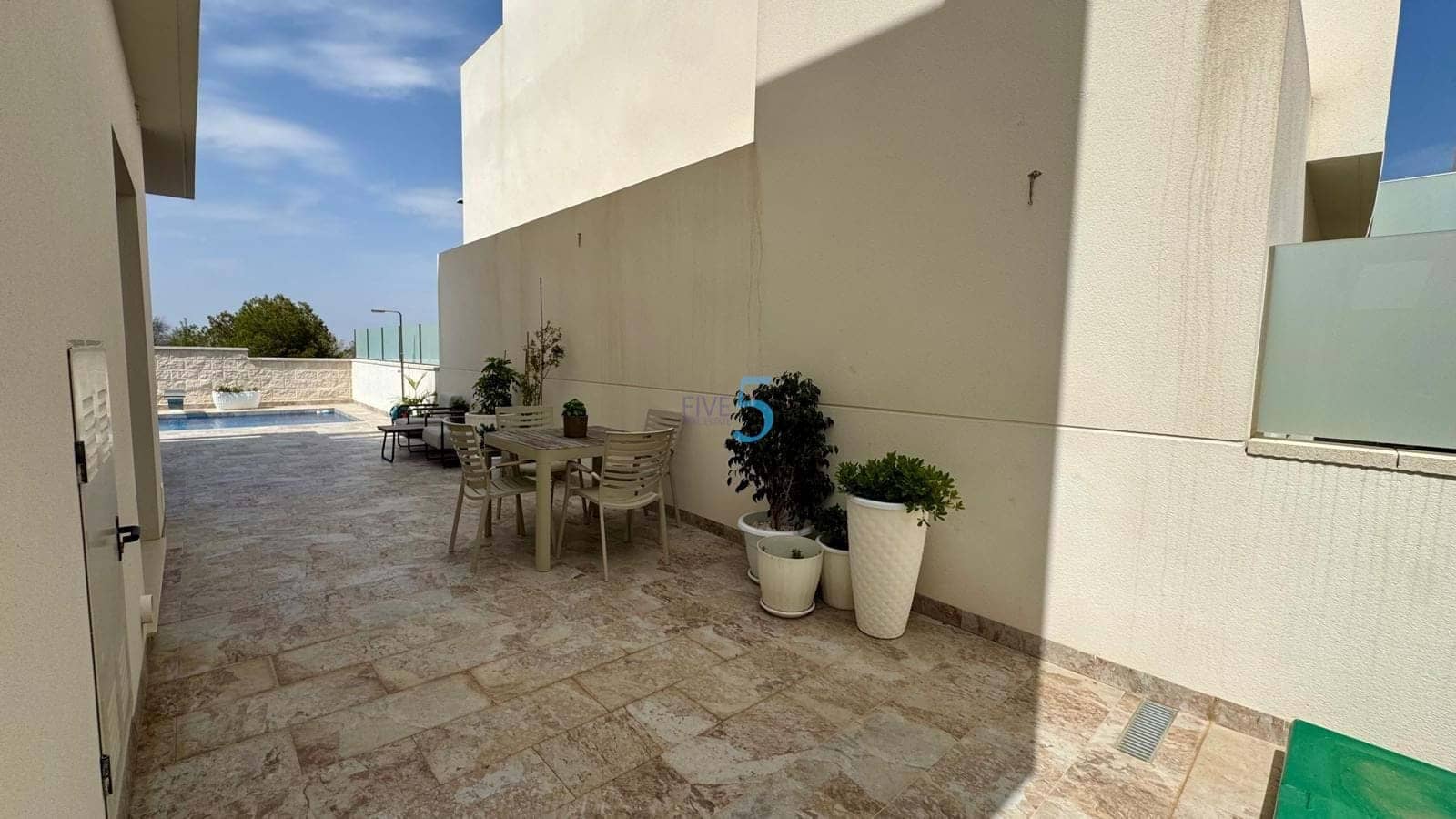 3 bedroom Villa for sale in Villamartin with pool garage - € 448,000 (Ref: 9057191)