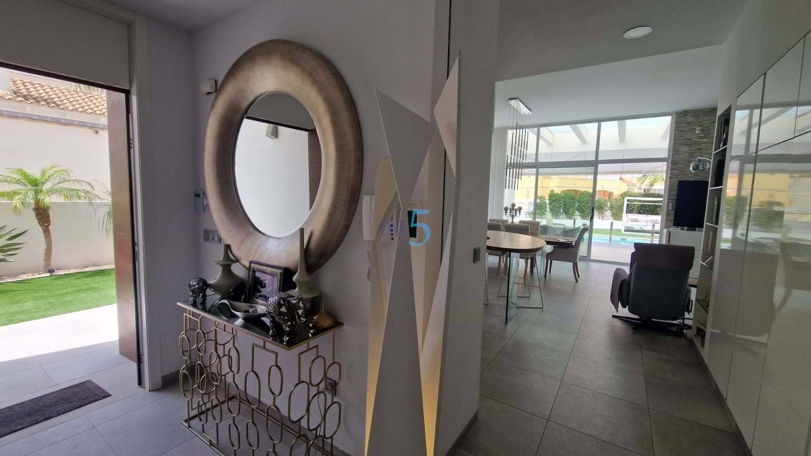 4 bedroom Villa for sale in Villamartin with pool garage - € 950,000 (Ref: 9057194)