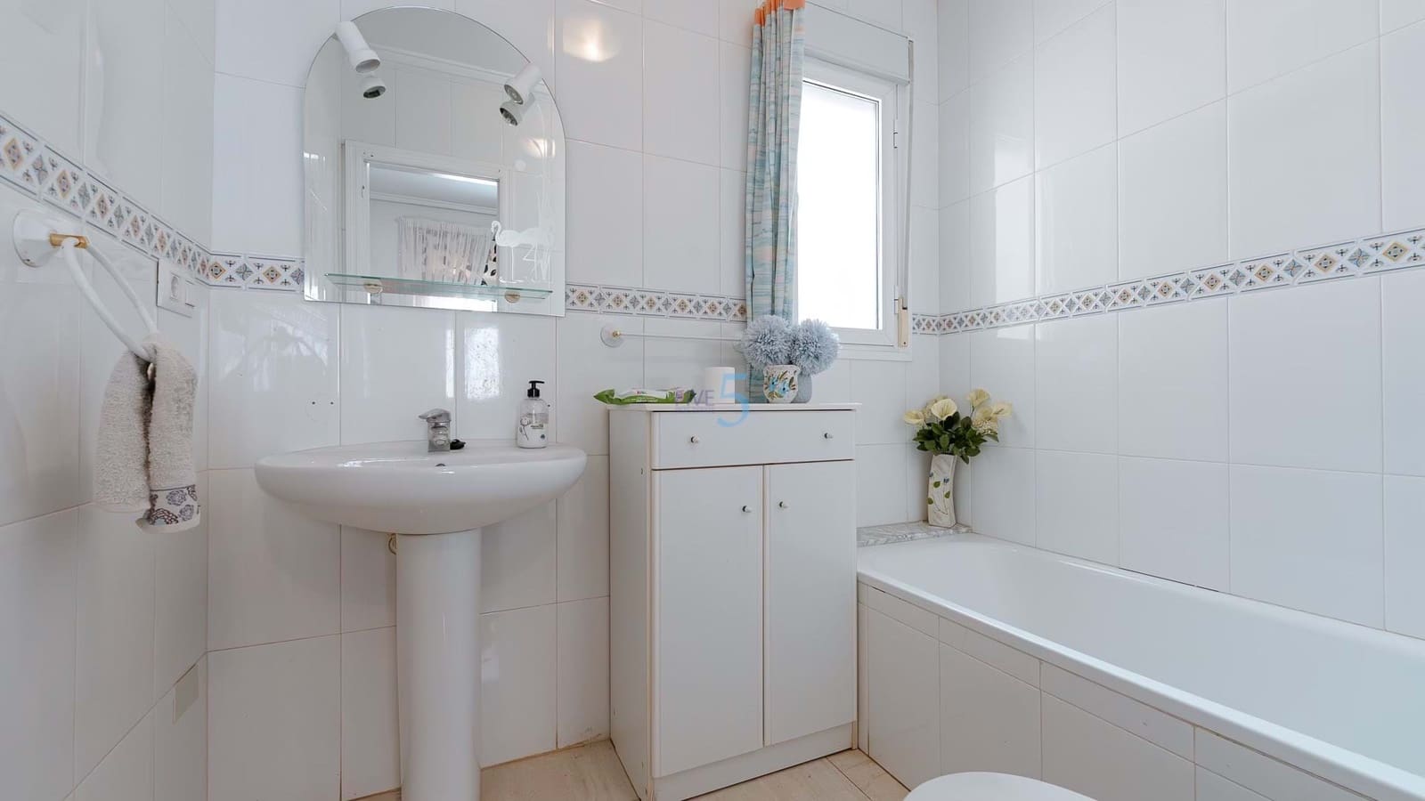 2 soveværelse Bungalow til salg i Rojales med swimmingpool garage - € 165.000 (Ref: 9058147)