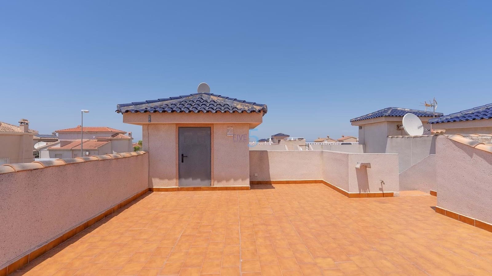 2 soveværelse Bungalow til salg i Rojales med swimmingpool garage - € 165.000 (Ref: 9058147)