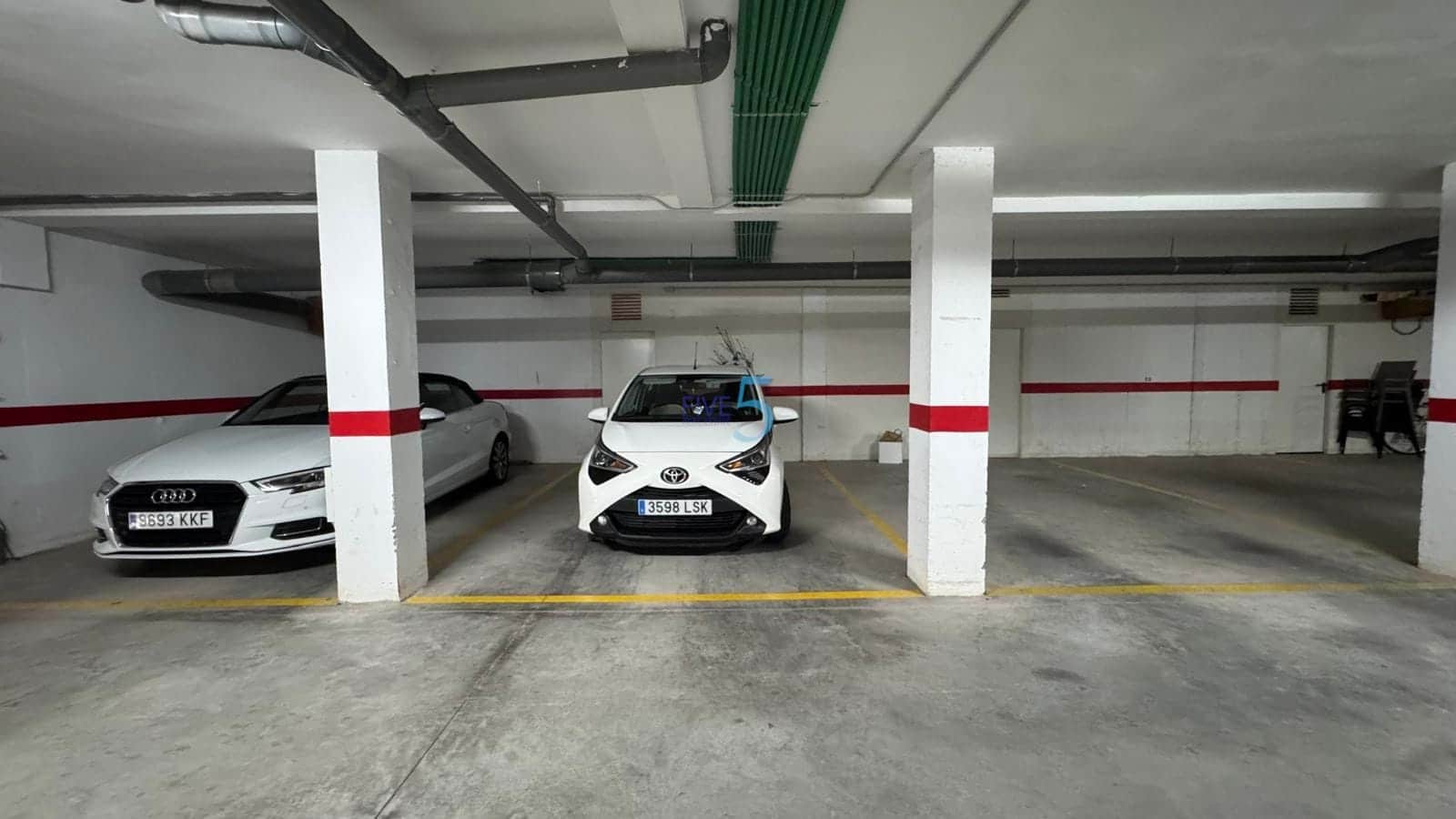 2 bedroom Apartment for sale in Villamartin with pool garage - € 170,000 (Ref: 9063715)