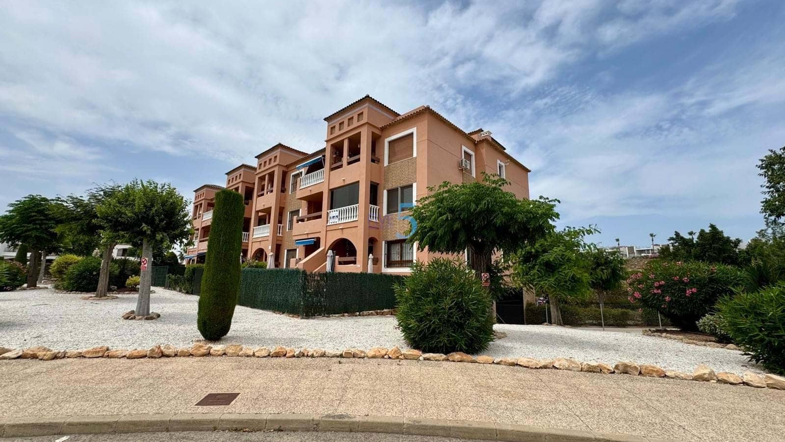 2 bedroom Apartment for sale in Villamartin with pool garage - € 170,000 (Ref: 9063715)