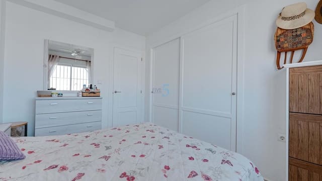 3 bedroom Semi-detached Villa for sale in Rojales with pool garage - € 235,000 (Ref: 9064410)