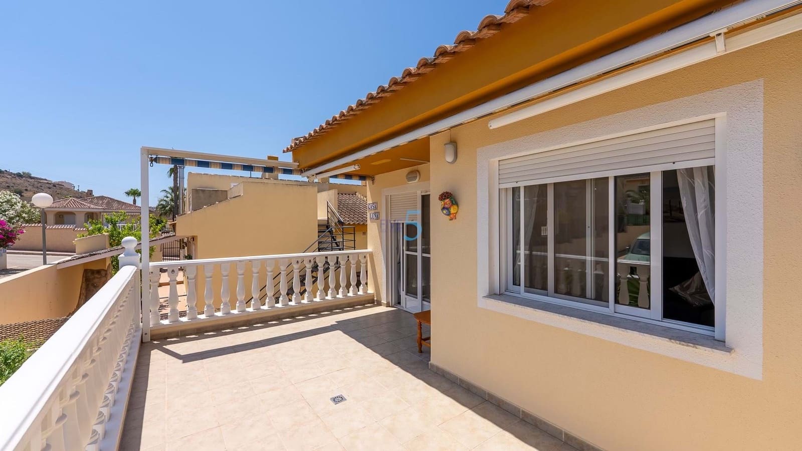 3 soverom Kjedet enebolig til salgs i Rojales med svømmebasseng garasje - € 235 000 (Ref: 9064410)