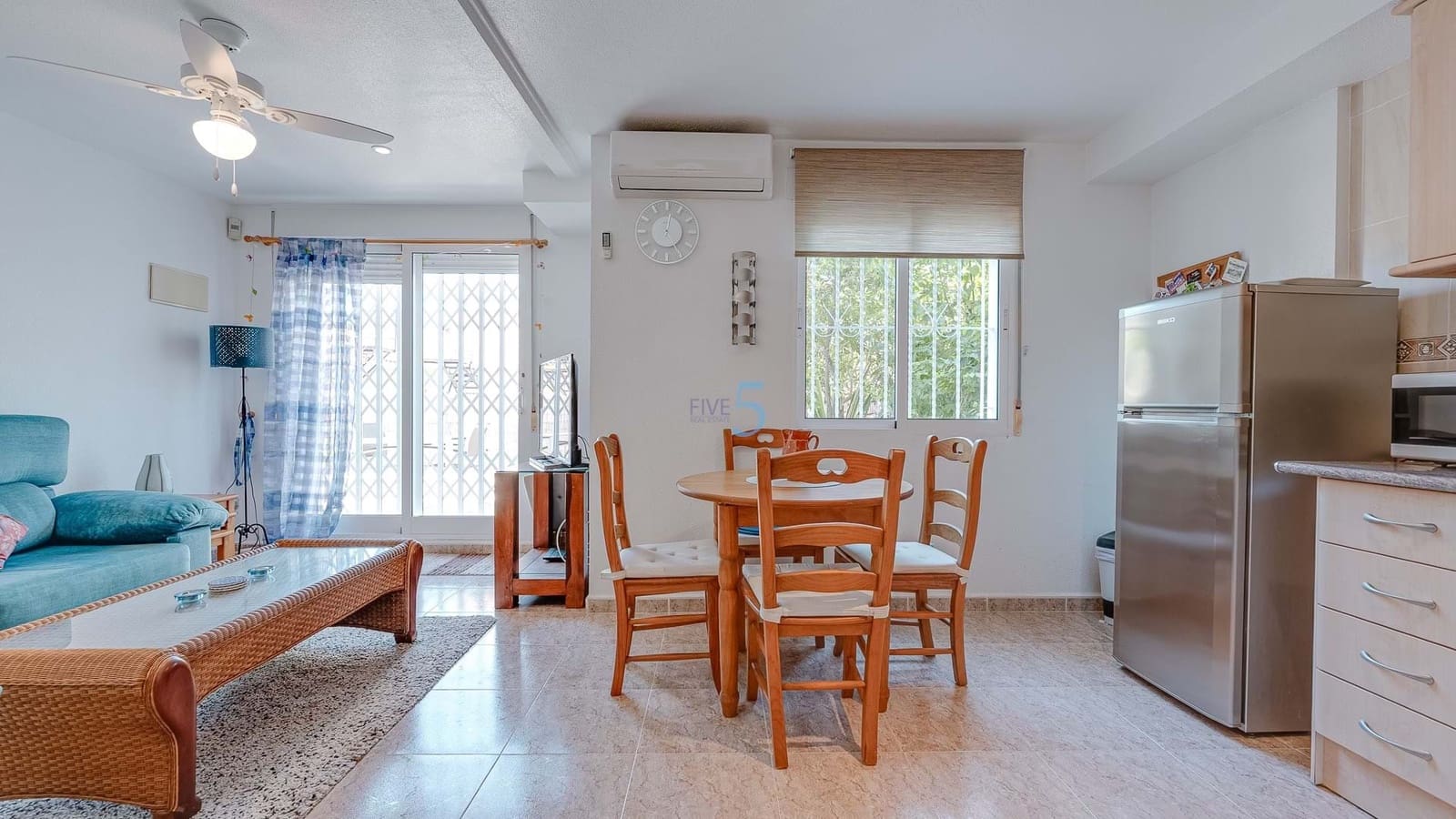 3 soverom Kjedet enebolig til salgs i Rojales med svømmebasseng garasje - € 235 000 (Ref: 9064410)