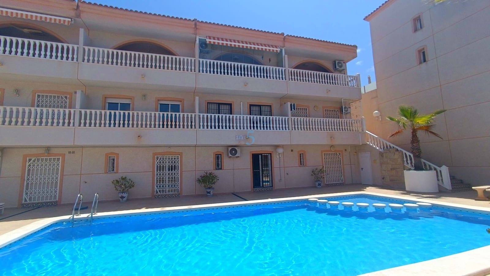 3 chambre Maison de Ville à vendre à Ciudad Quesada avec piscine - 217 995 € (Ref: 9068396)