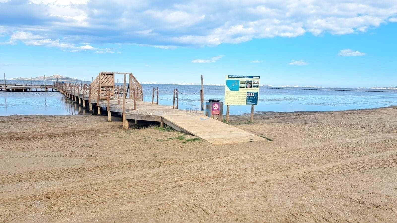 2 soveværelse Lejlighed til salg i Los Urrutias med swimmingpool garage - € 159.950 (Ref: 9070664)