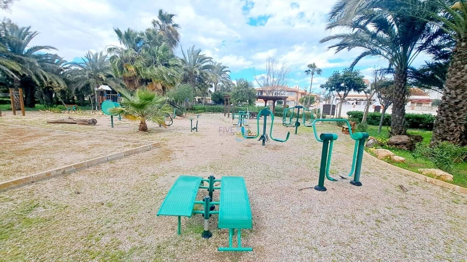 2 soveværelse Lejlighed til salg i Los Urrutias med swimmingpool garage - € 159.950 (Ref: 9070664)