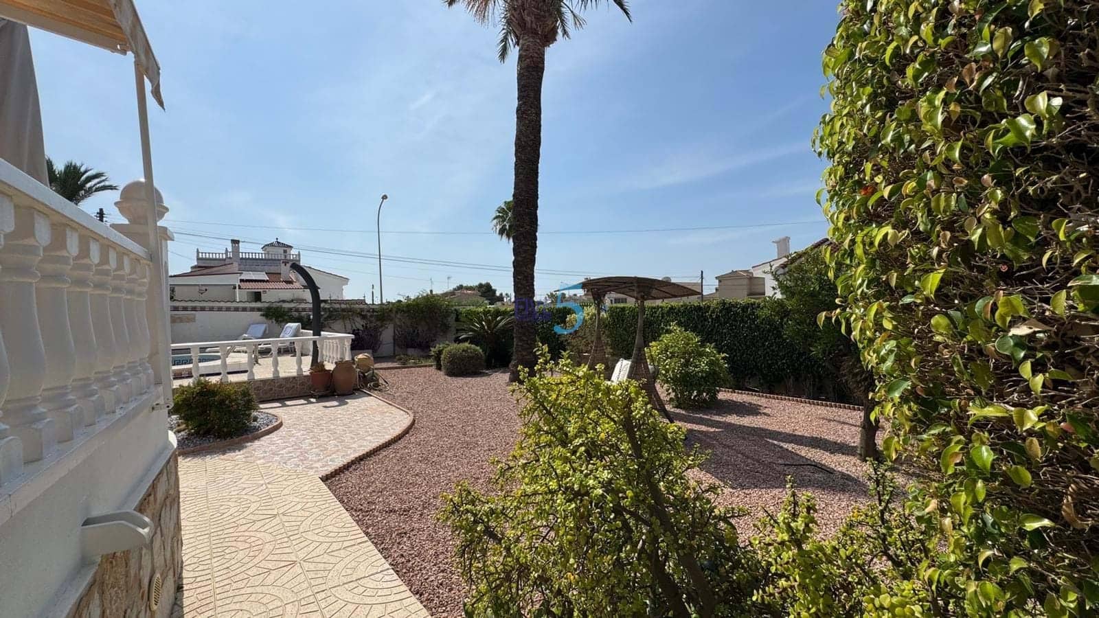 3 makuuhuone Huvila myytävänä paikassa Ciudad Quesada mukana uima-altaan - 499 999 € (Ref: 9072997)