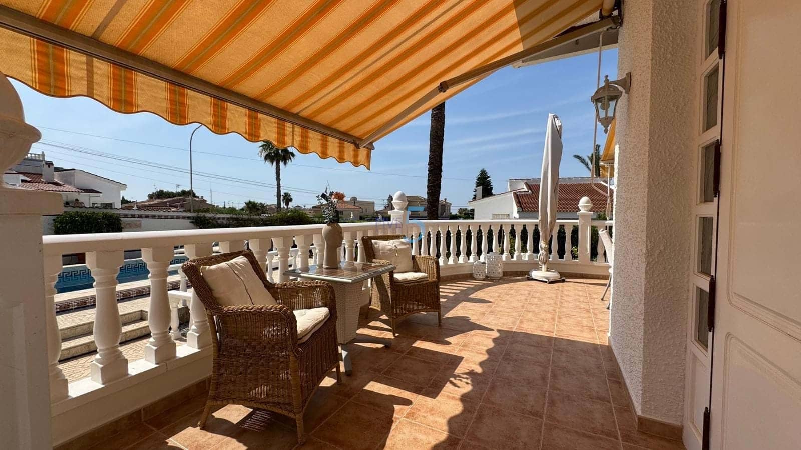 3 makuuhuone Huvila myytävänä paikassa Ciudad Quesada mukana uima-altaan - 499 999 € (Ref: 9072997)