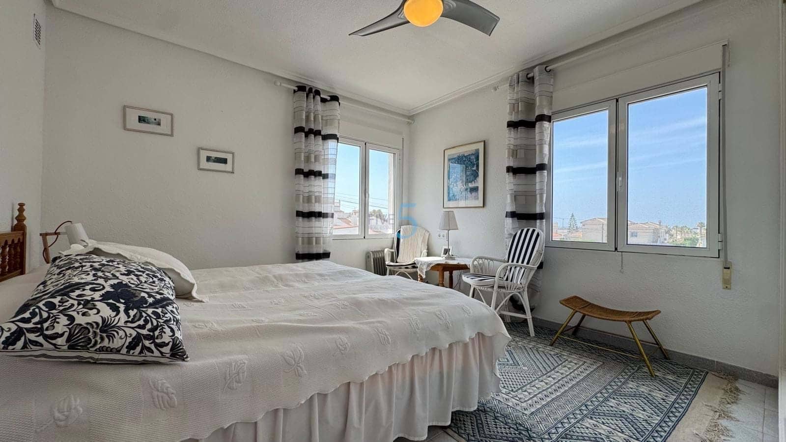 3 makuuhuone Huvila myytävänä paikassa Ciudad Quesada mukana uima-altaan - 499 999 € (Ref: 9072997)