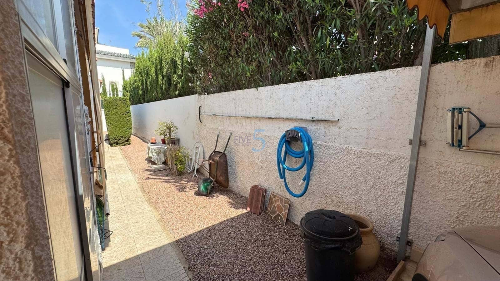 3 makuuhuone Huvila myytävänä paikassa Ciudad Quesada mukana uima-altaan - 499 999 € (Ref: 9072997)