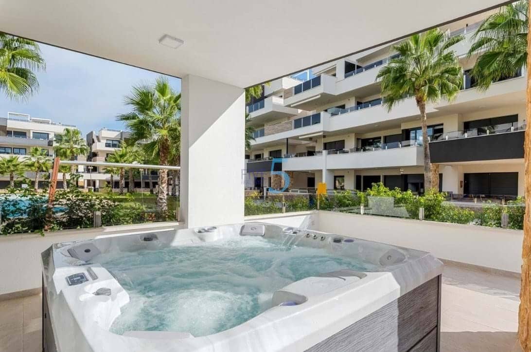 2 bedroom Apartment for sale in Los Altos with pool garage - € 289,000 (Ref: 9074566)