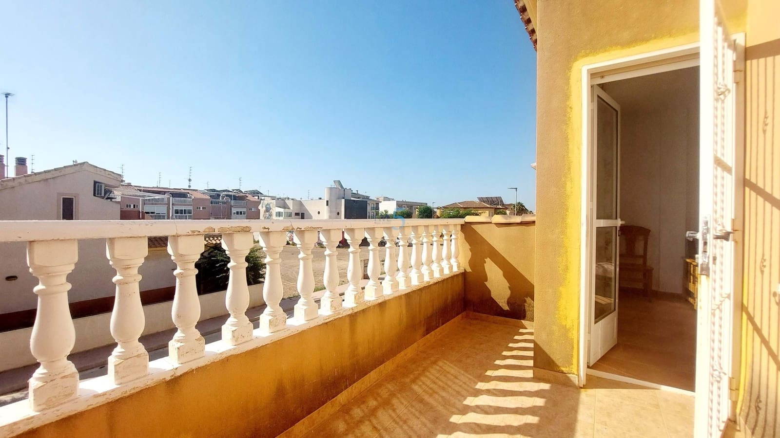 4 makuuhuone Omakotitalo myytävänä paikassa Los Alcazares mukana 
autotalli - 192 000 € (Ref: 9076927)